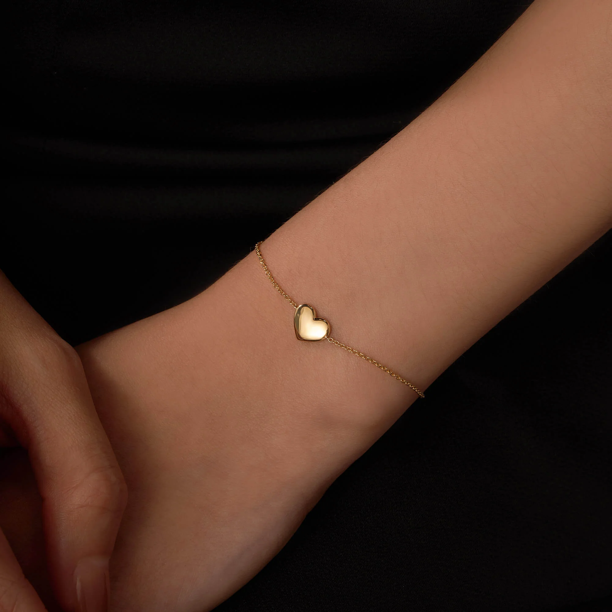 Heart Pendant Chain Bracelet in 14K Gold - Image 5